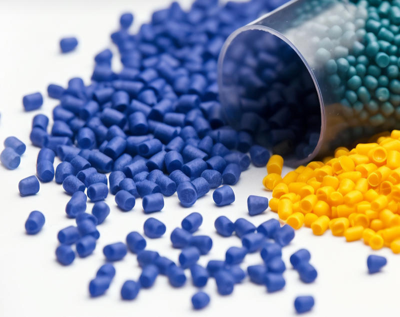 ما هي العوامل التي يجب مراعاتها عند اختيار مواد الحشو لمواد TPE؟